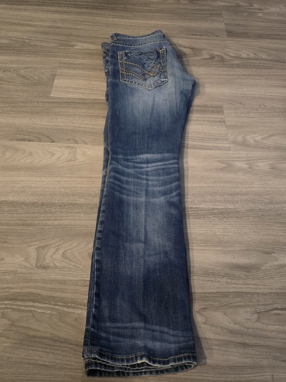 Buckle Men's Faded Blue Relaxed Straight Jeans